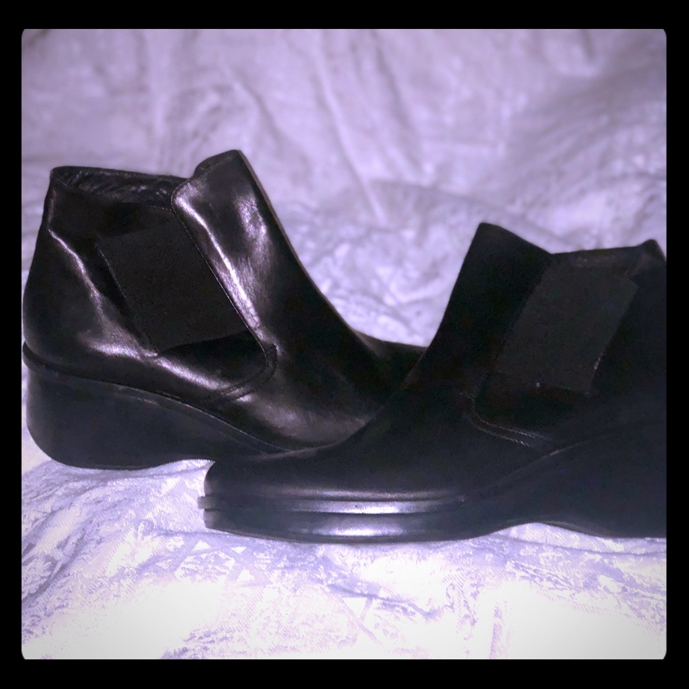 Brand new Joan and David leather ankle boots SZ 41